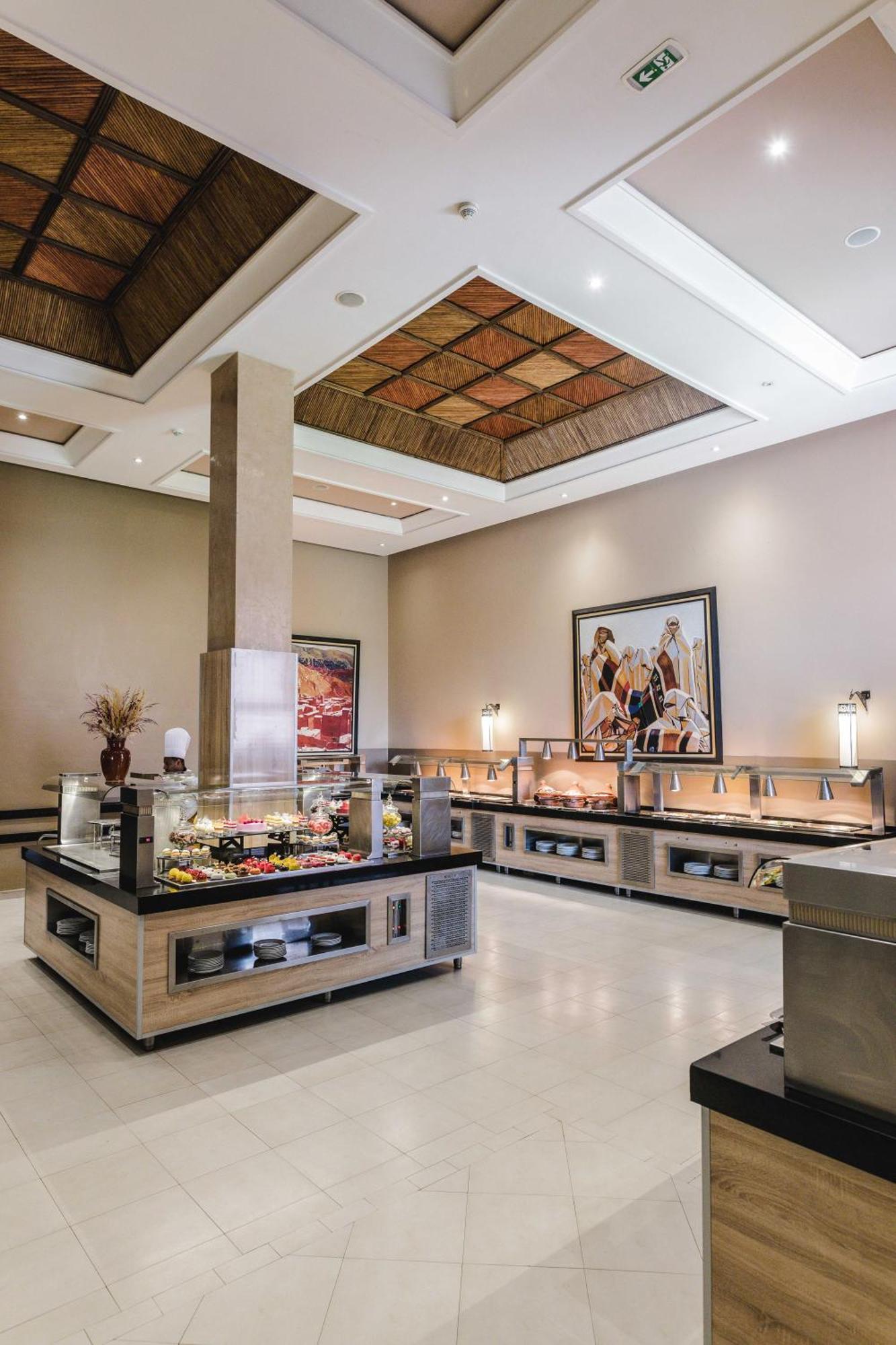 เคนซี เมนารา พาเลซ ออล อินคลูซีฟ พรีเมียม Hotel มาร์ราเกช ภายนอก รูปภาพ The buffet at the hotel
